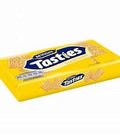 McVities Tasties Custard Creams 150g